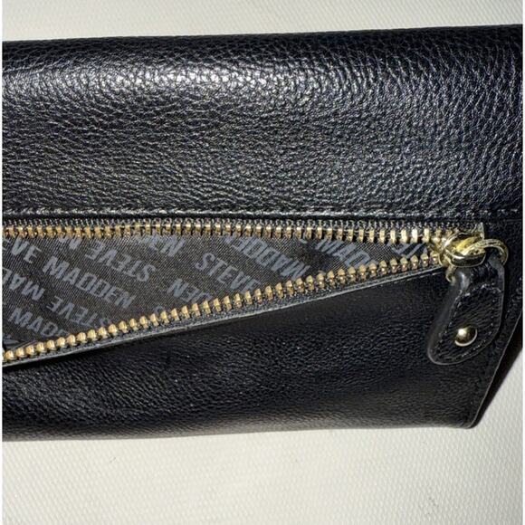 Steve Madden Black Wristlet Removable Strap Card Holder - Picture 6 of 7